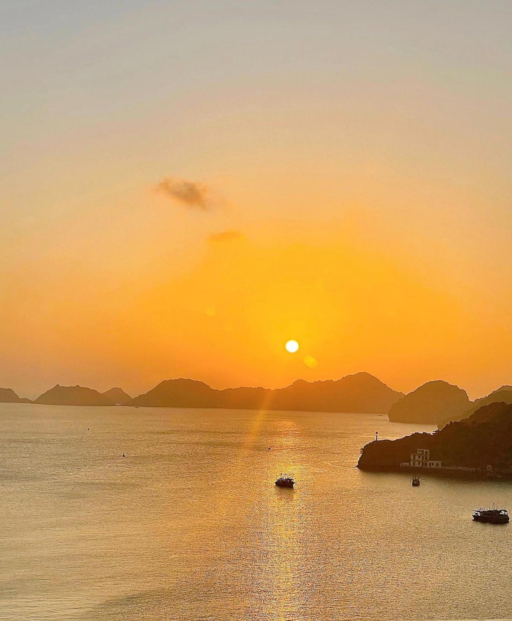 Thu Ha Sea View Hotel Dong Khe Sau エクステリア 写真