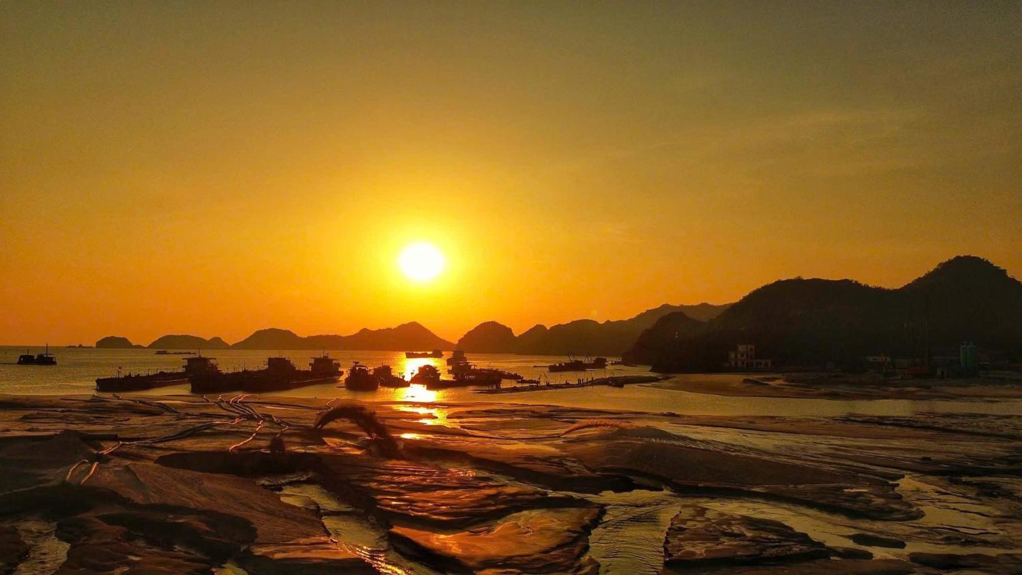 Thu Ha Sea View Hotel Dong Khe Sau エクステリア 写真