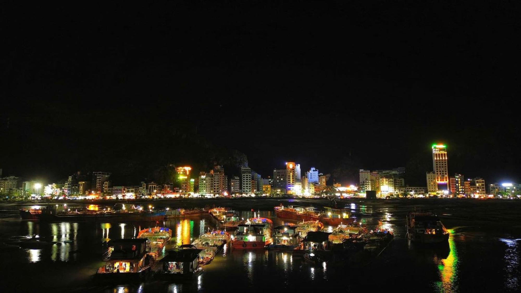 Thu Ha Sea View Hotel Dong Khe Sau エクステリア 写真